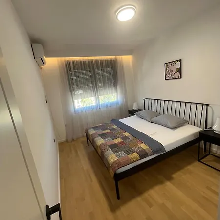 Apartament Lux Near The Hilton