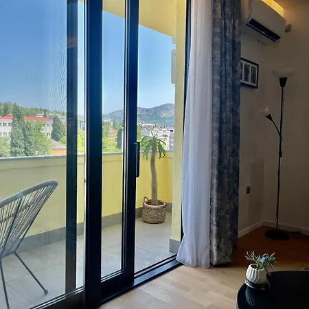Apartament Lux Near The Hilton