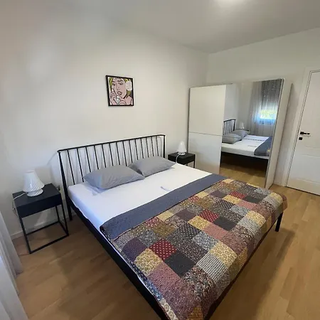 Apartament Lux Near The Hilton *